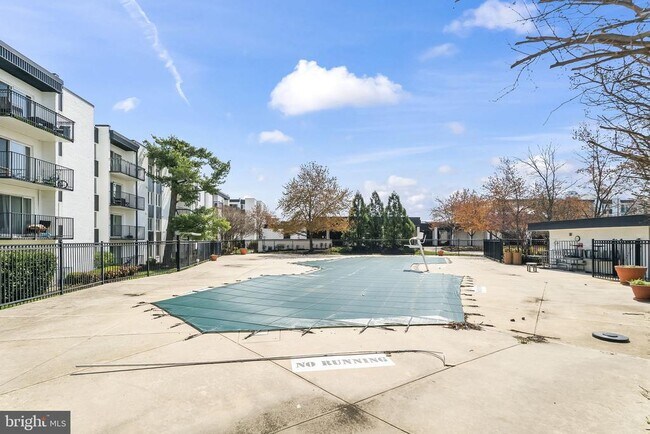 Building Photo - 60 S Van Dorn St