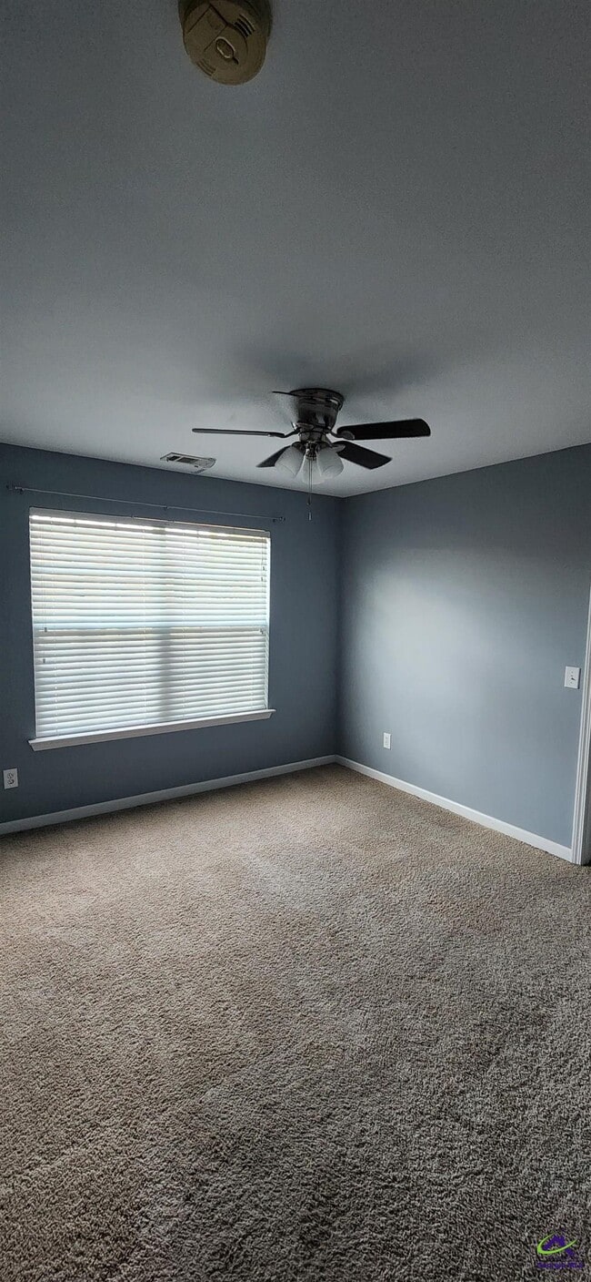 Building Photo - 707 Broderick Cir