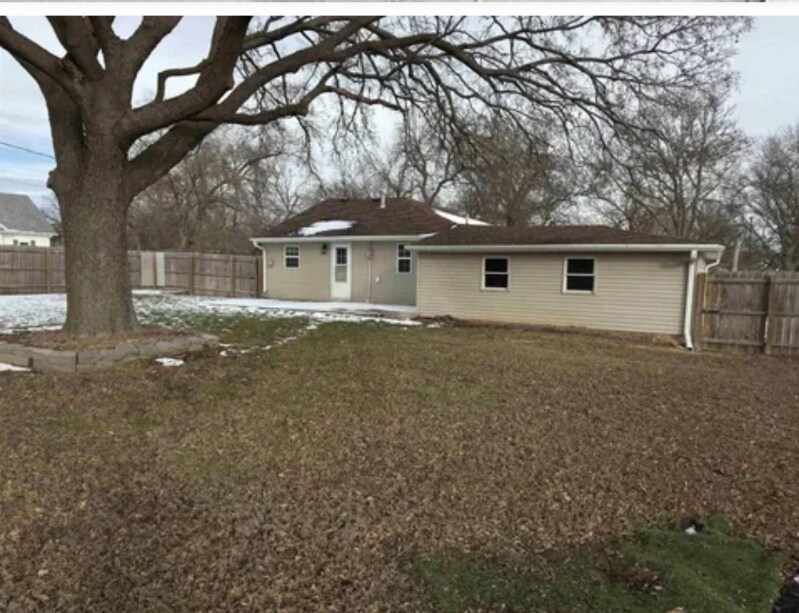 Building Photo - 730 S Chicago Ave