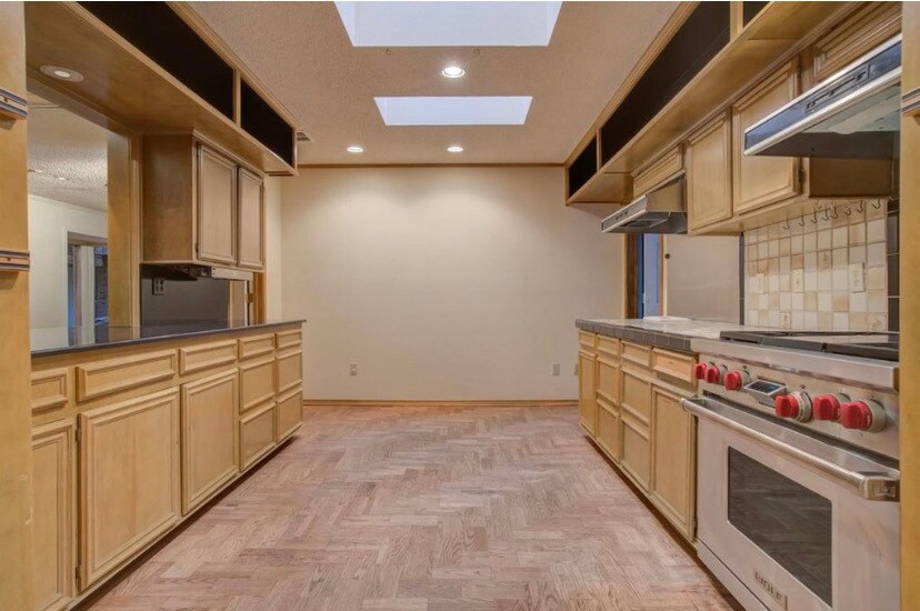 Kitchen Part 2 - 4610 Indiana Ave