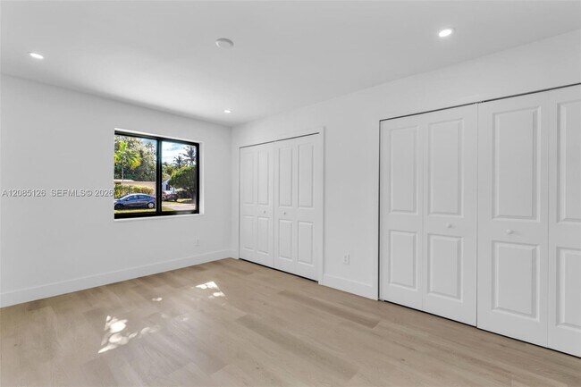 Building Photo - 1597 NE 143rd St