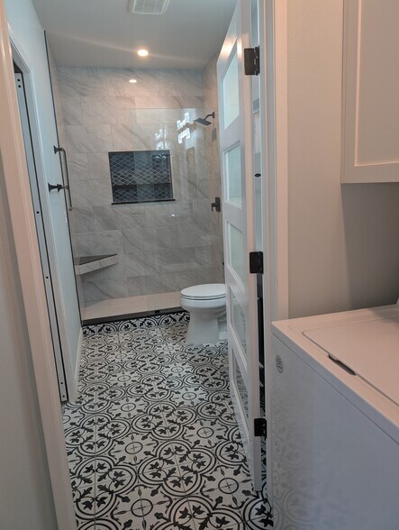 Bathroom has 2 entries - 6719 Rudnick Ave
