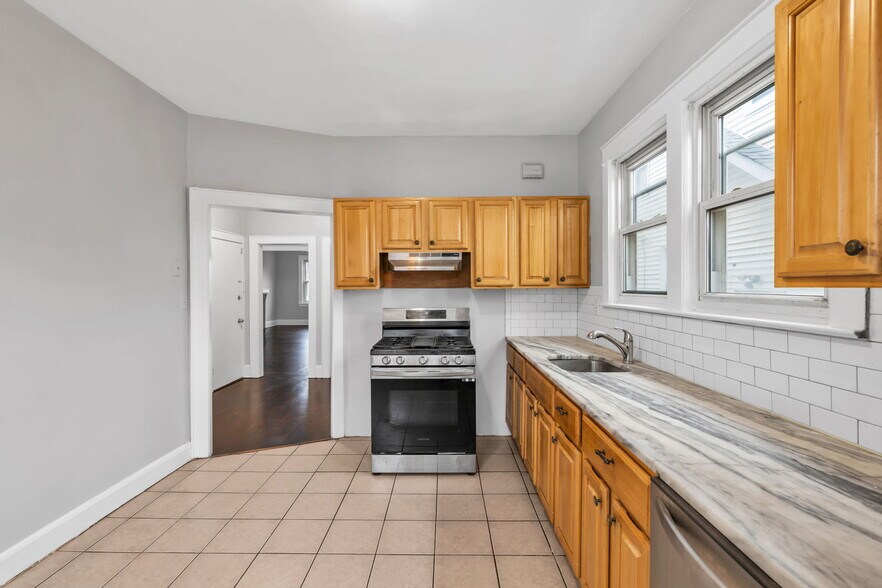 Building Photo - 181 Jacoby Street