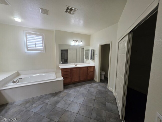 Building Photo - 9622 Staff Ln