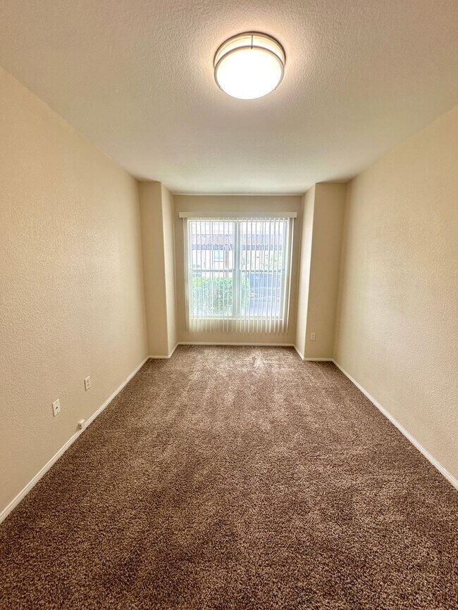 Building Photo - 9975 Peace Way