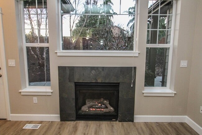 Building Photo - 19102 20th Dr SE