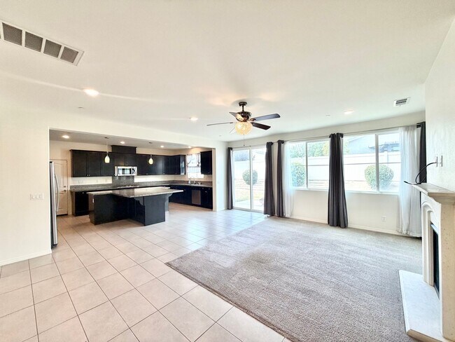 Building Photo - 30136 Sutton Ct