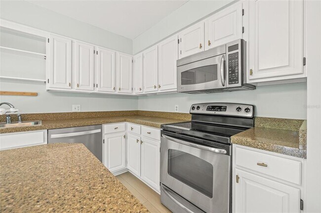 Building Photo - 609 S Glen Ave
