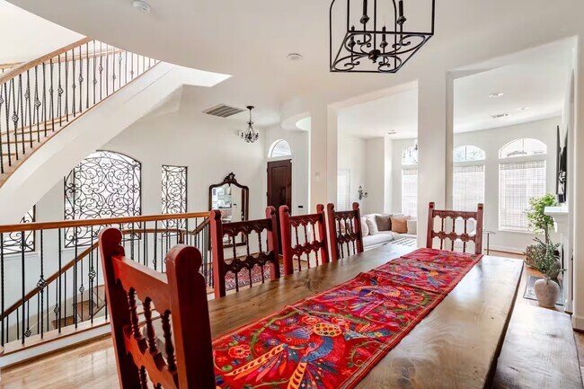 Building Photo - 6515 Minola St