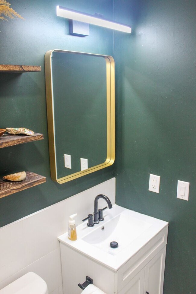 Building Photo - Renovated 3-Bedroom Single-Story Home with...