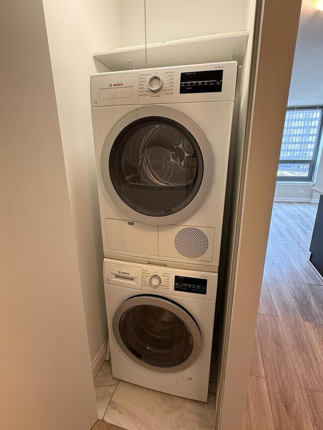 Building Photo - 440 N Wabash Ave