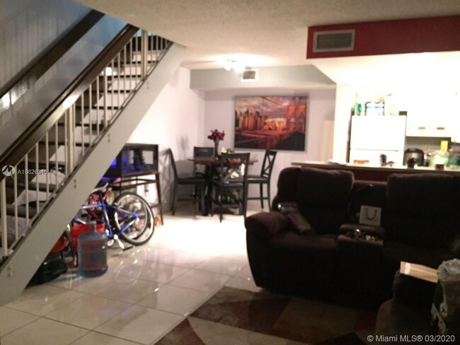 670 NW 85th Pl 11-206 Miami Fl 33126 - 670 NW 85th Pl  11-206 Miami Fl 33126
