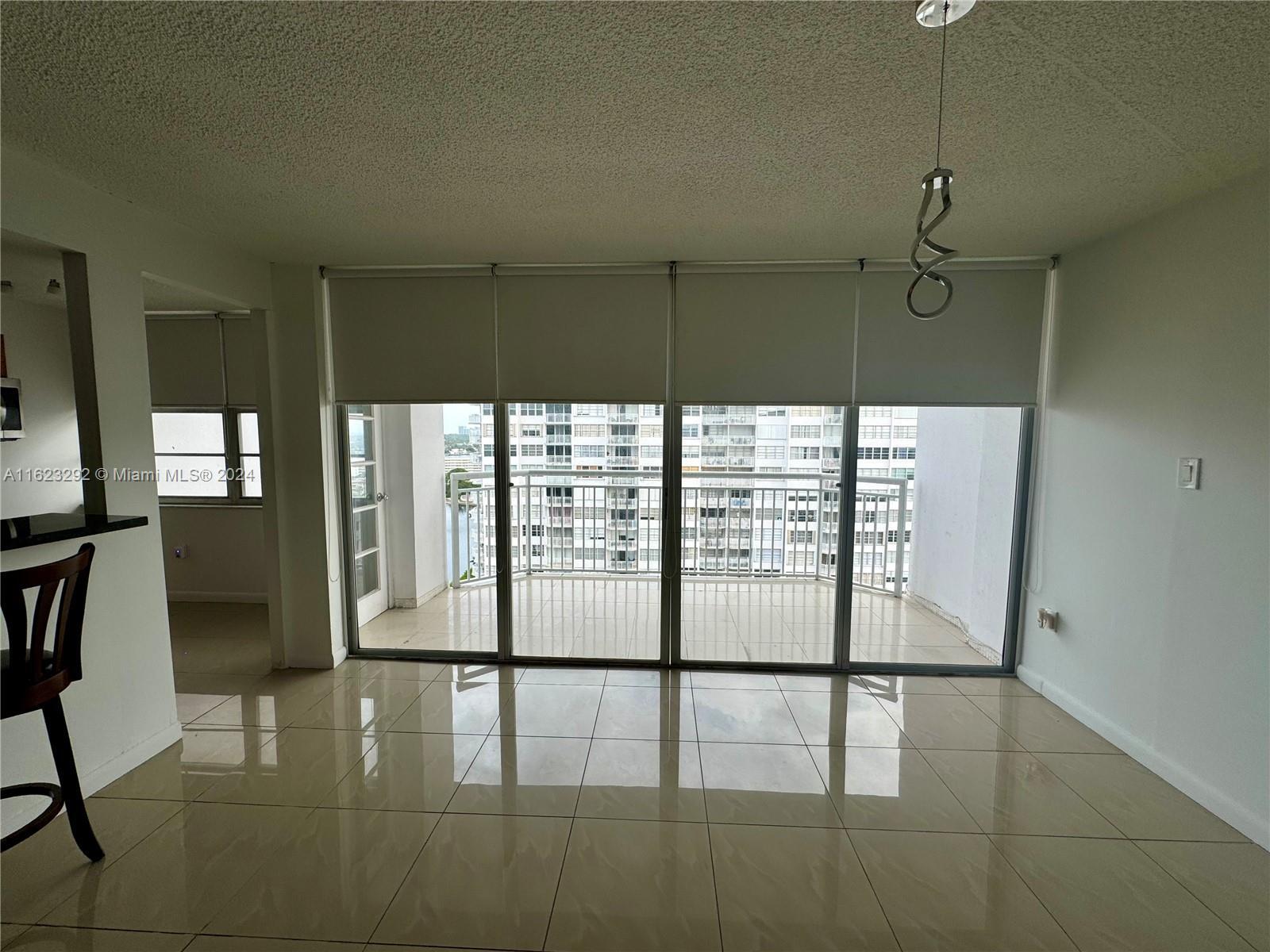 Building Photo - 18061 Biscayne Blvd