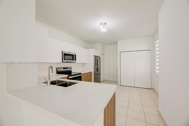 Building Photo - 2143 Hacienda Terrace