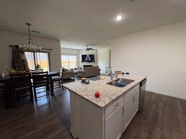 Building Photo - 270 Lilly Dr