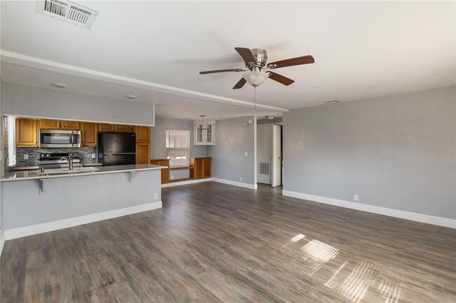 Building Photo - 312 Eron Way