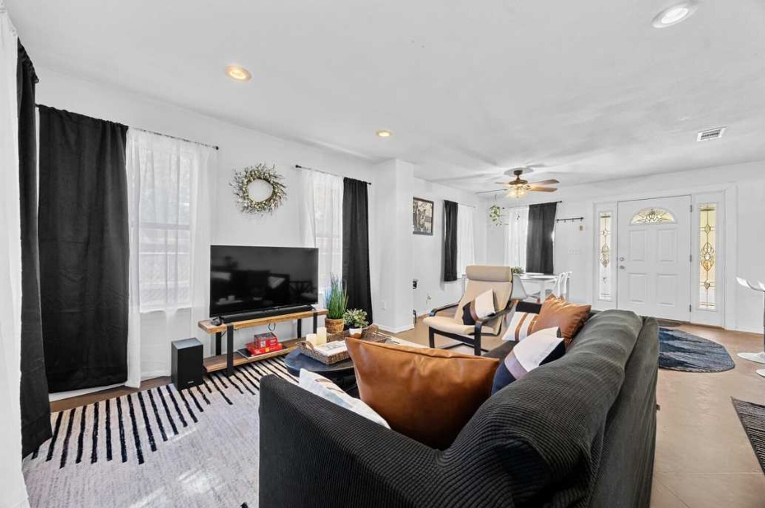 Building Photo - 14811 Foy Dr