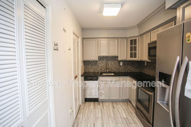 Building Photo - 2116 Harbour Dr