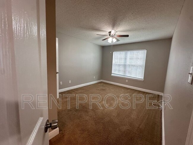 Building Photo - 5600 Devonbriar Way