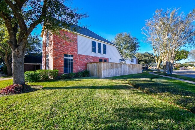 Building Photo - 4202 Creek Hollow Ln