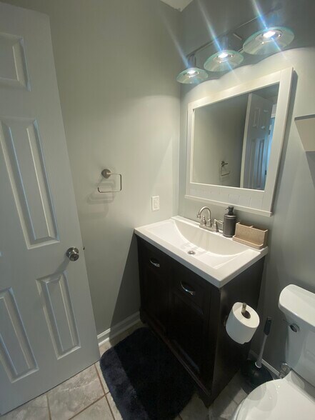 Building Photo - 1468 Meadowlark Dr