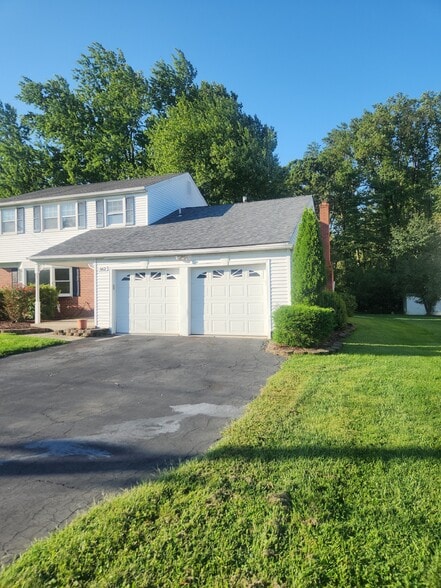 Building Photo - 662 Parmentier Rd