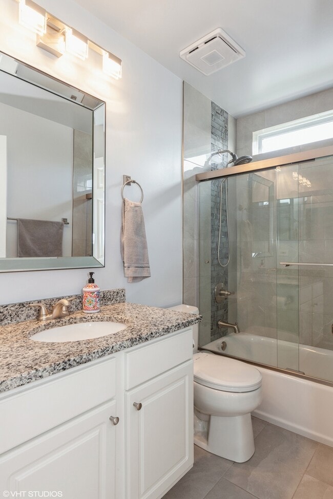 Building Photo - 724 Wildflower Cir