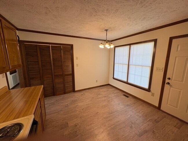 Building Photo - 5837 Maidstone Ln