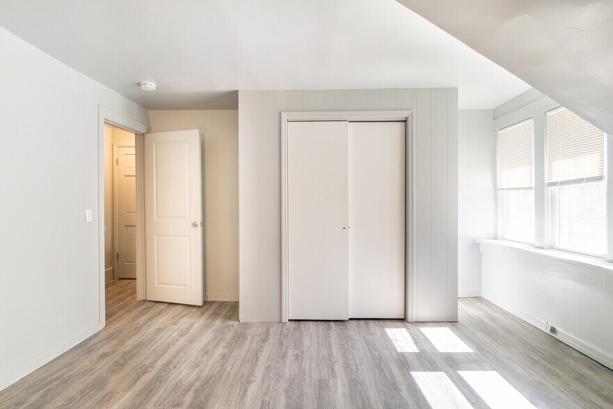 Building Photo - 440 Ewingville Rd