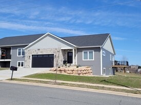 Building Photo - 805 Blue Mounds St