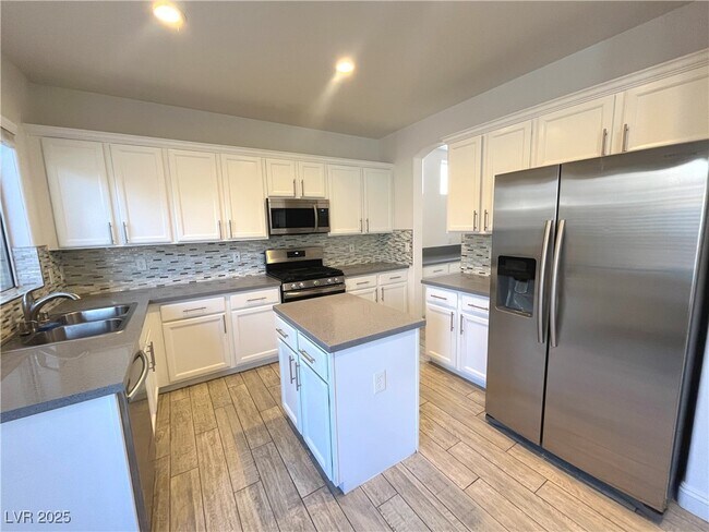 Building Photo - 1604 Wolf Canyon Ct