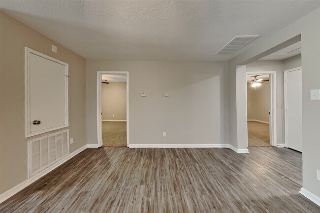 Building Photo - 7750 Shavano Ln