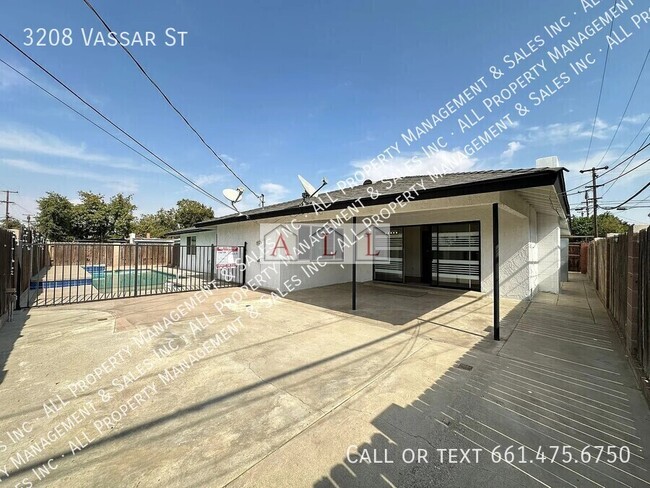 Building Photo - 3208 Vassar St
