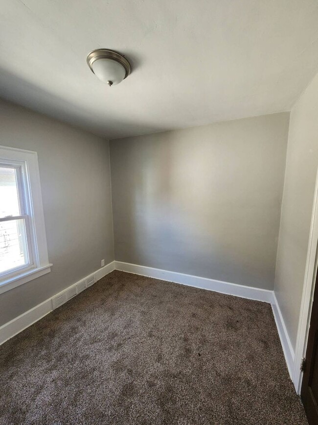 Building Photo - 2793 E 125th St