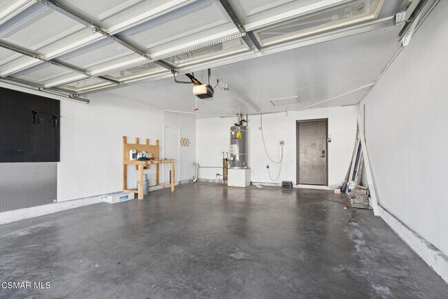 Building Photo - 2066 Dwight Ave