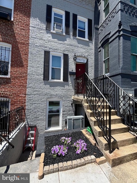 Building Photo - 1702 10th St NW