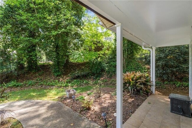 Building Photo - 5000 Village Green Way