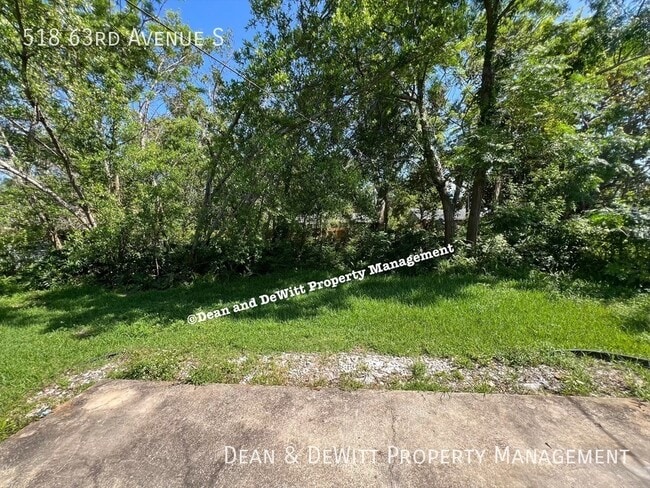 Building Photo - 518 63rd Ave S