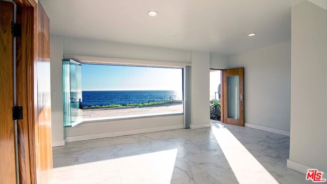 Building Photo - 11832 S Beach Club Way