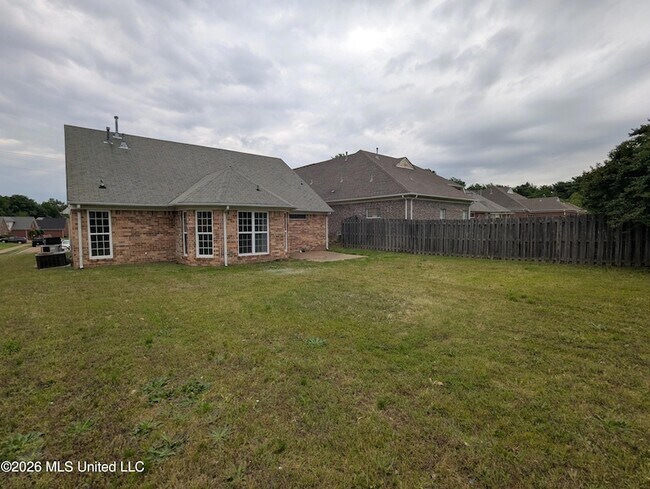 Building Photo - 947 Clubhouse Dr