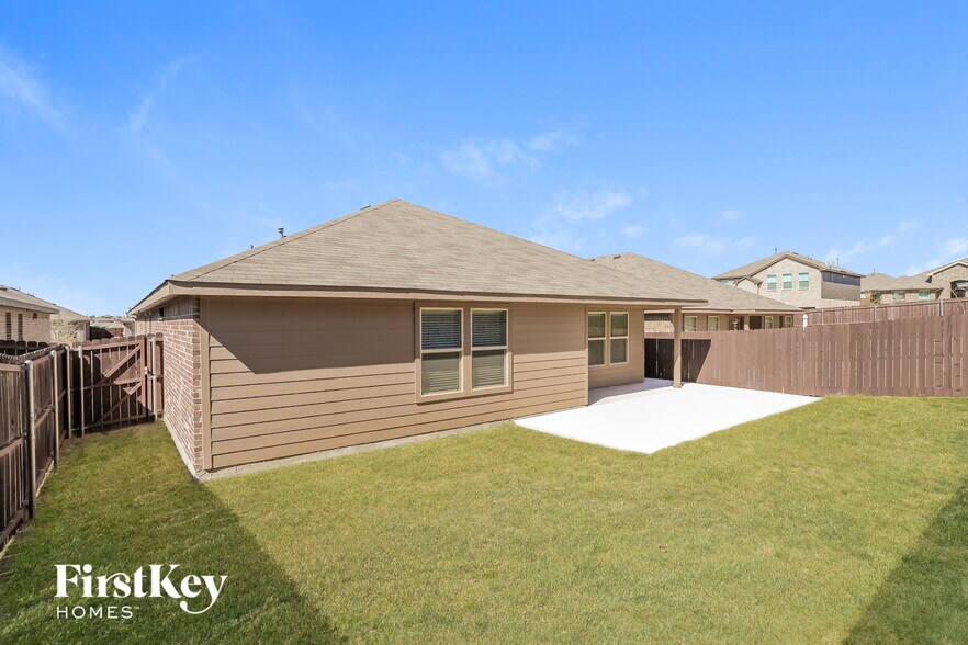 Building Photo - 2205 Sadlers Creek Ln