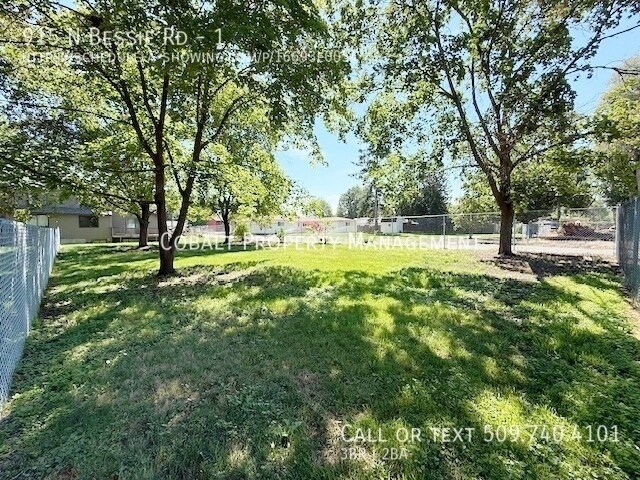 Building Photo - 915 N Bessie Rd