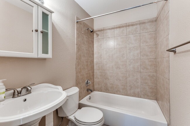 Building Photo - Modern 3-Bedroom Home with Vaulted Ceilings & Covered Patio