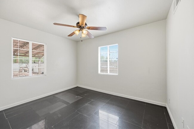 Building Photo - 9427 N 1st Ave