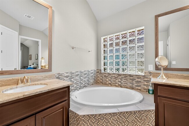 Building Photo - 14 Cottage Glen Ln