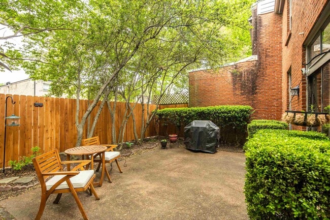 Building Photo - 1707 Belvedere Ct
