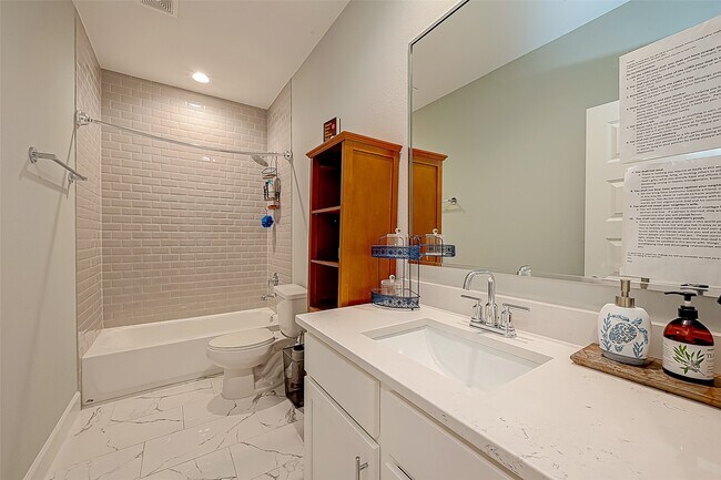 Building Photo - 909-A W 35th St