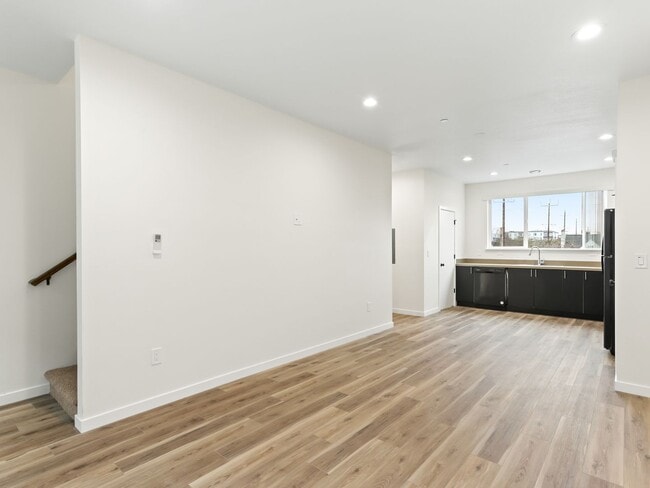 Building Photo - Vancouver Townhouses