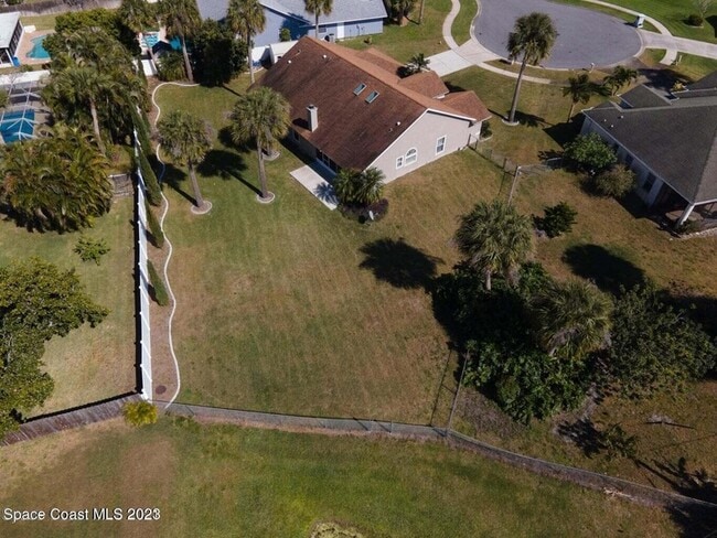 Building Photo - 475 Buttonwood Dr