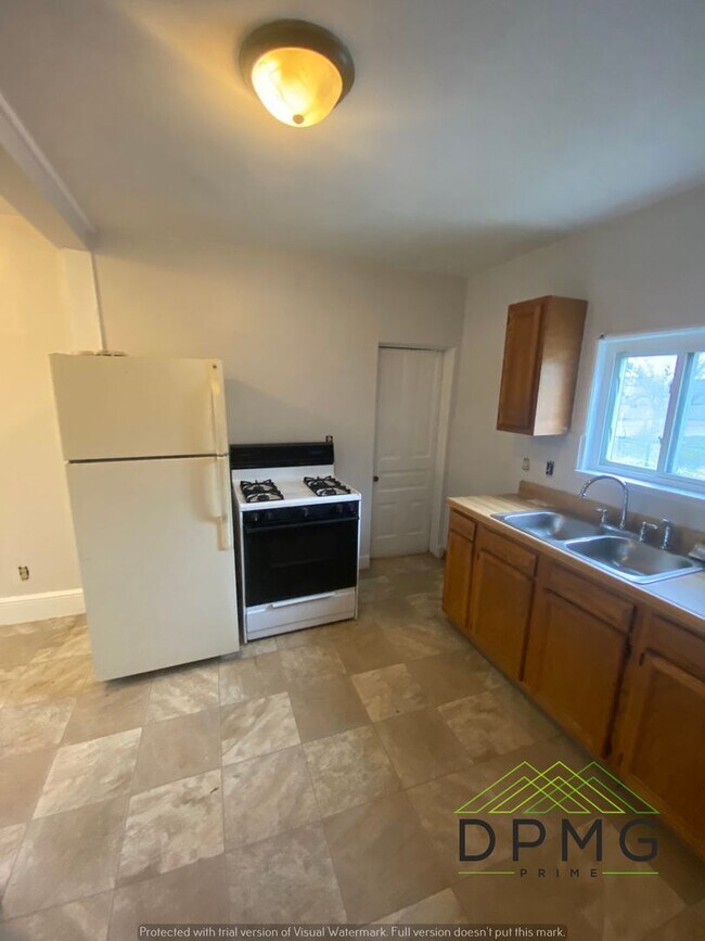 Building Photo - 129 Hill St